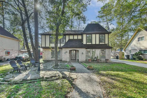 2022 Riverlawn Drive