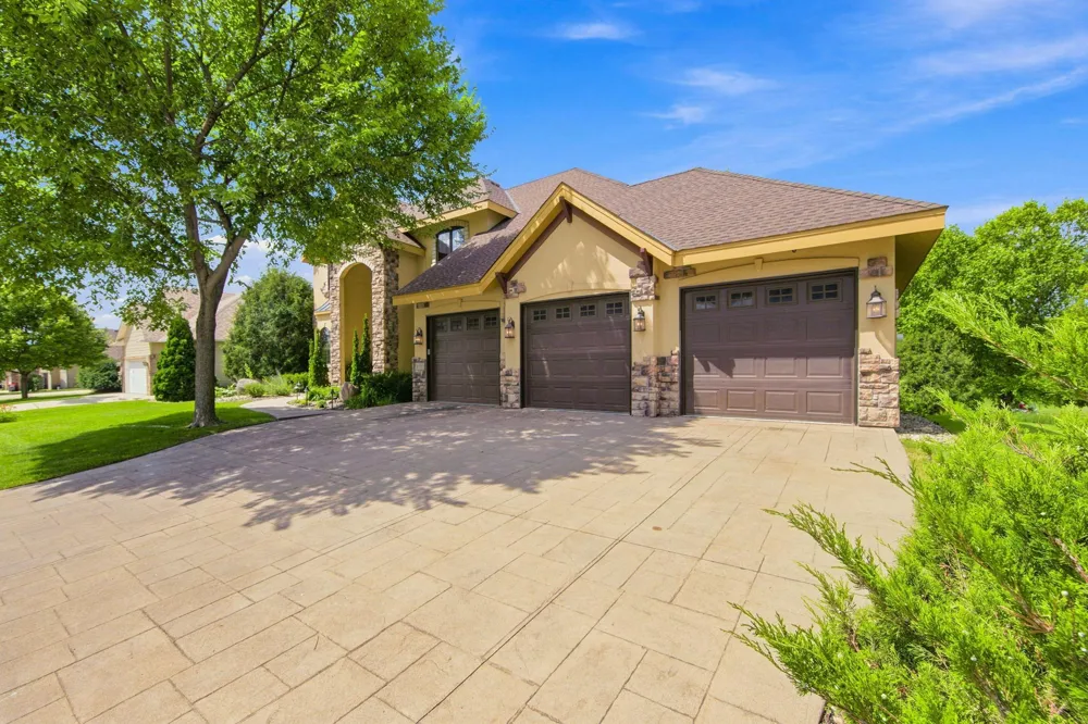 1008 Newhall Drive Faribault, MN 55021