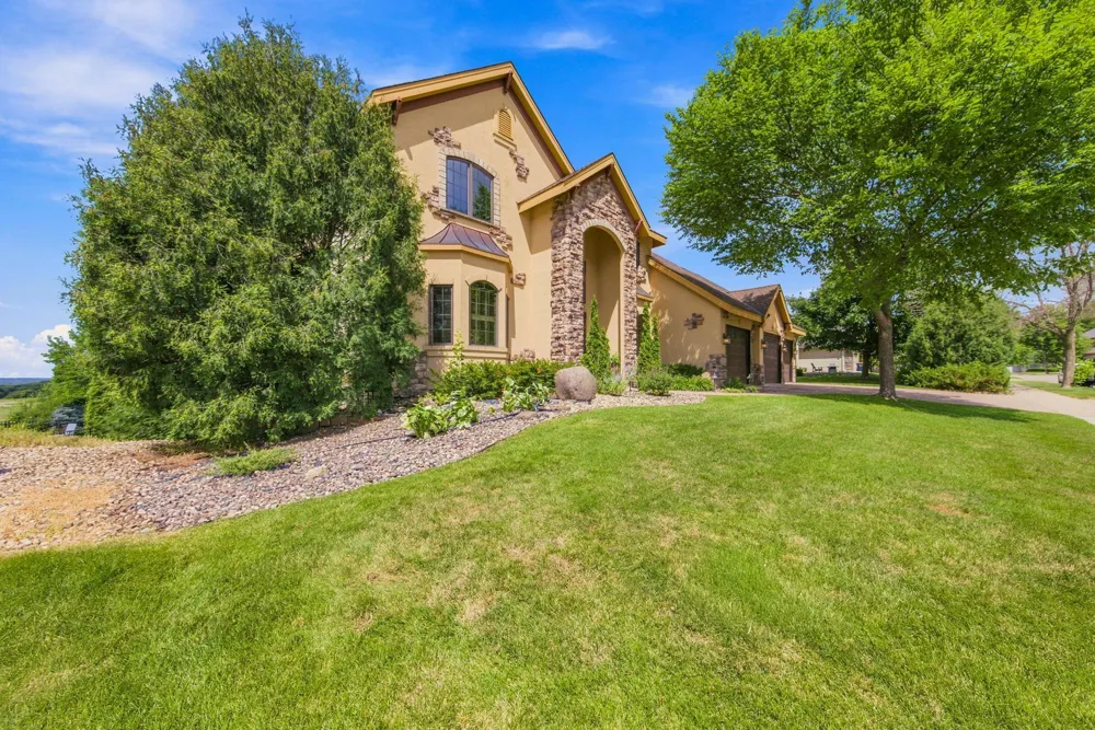 1008 Newhall Drive Faribault, MN 55021