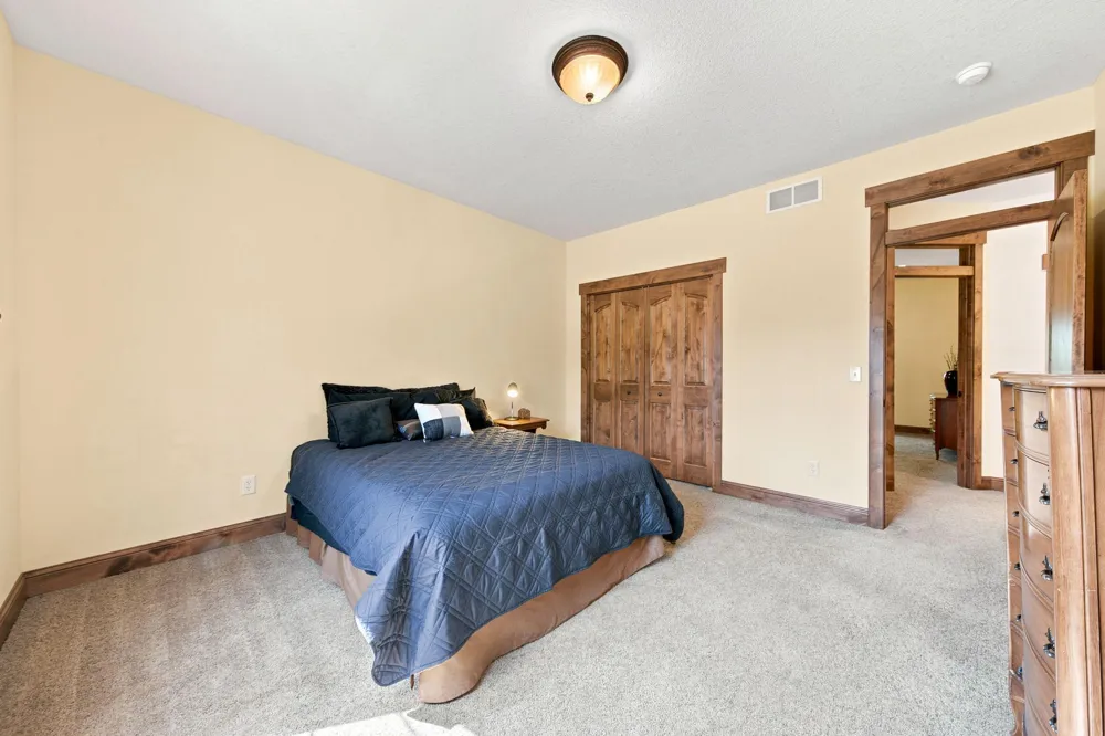 1008 Newhall Drive Faribault, MN 55021