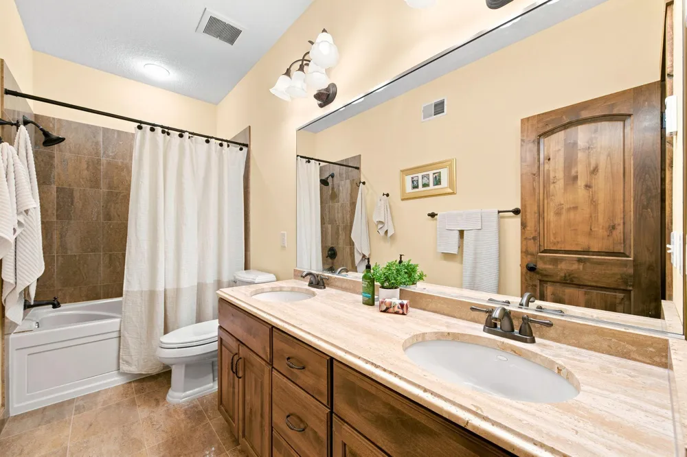 1008 Newhall Drive Faribault, MN 55021
