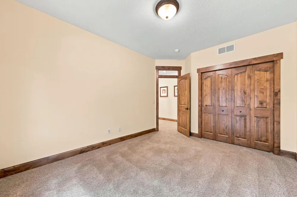 1008 Newhall Drive Faribault, MN 55021