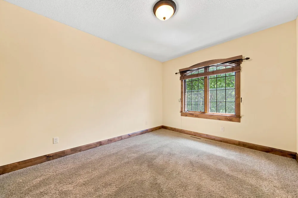 1008 Newhall Drive Faribault, MN 55021