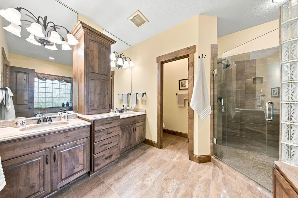 1008 Newhall Drive Faribault, MN 55021