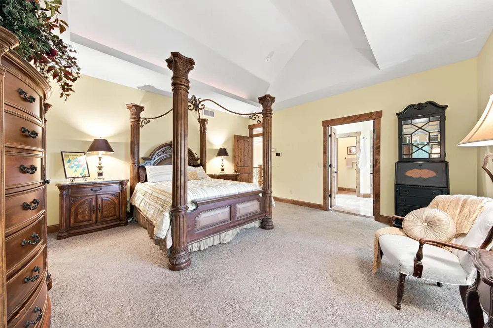 1008 Newhall Drive Faribault, MN 55021