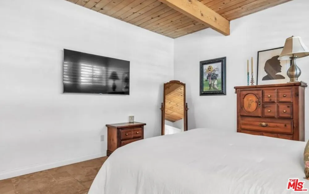 817 Via Monte Vista Palm Springs, CA 92262