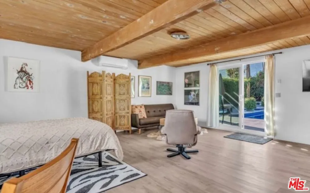 817 Via Monte Vista Palm Springs, CA 92262