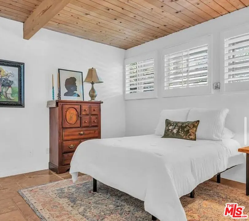 817 Via Monte Vista Palm Springs, CA 92262