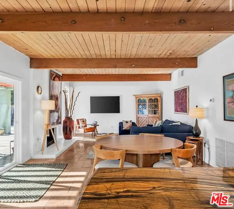 817 Via Monte Vista Palm Springs, CA 92262