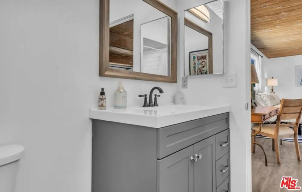 817 Via Monte Vista Palm Springs, CA 92262