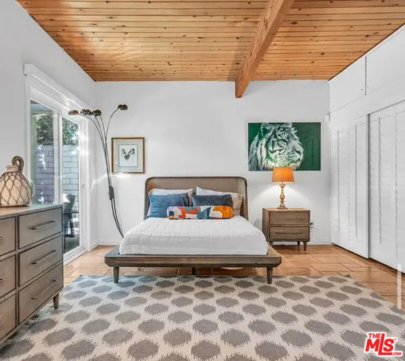 817 Via Monte Vista Palm Springs, CA 92262