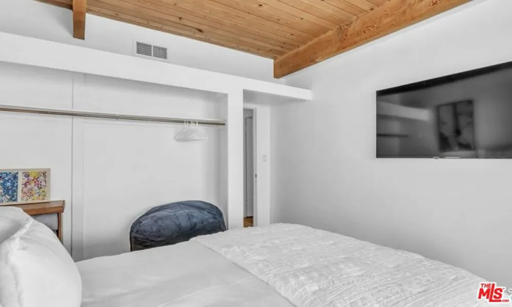 817 Via Monte Vista Palm Springs, CA 92262