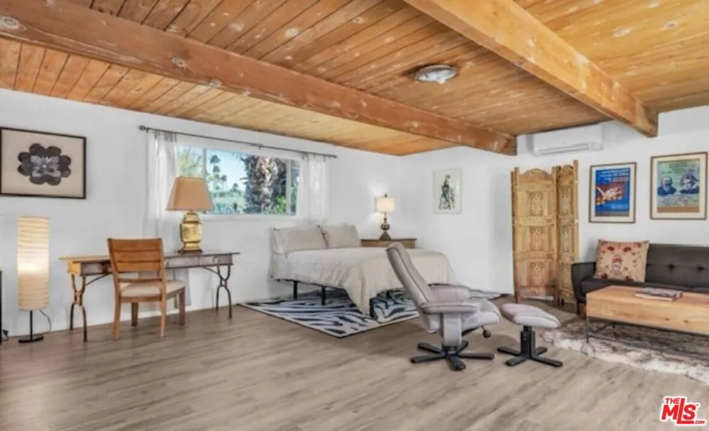 817 Via Monte Vista Palm Springs, CA 92262