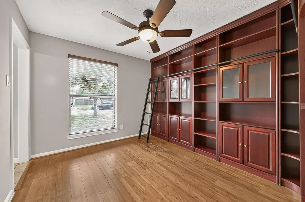 11730 Dorrance Lane Meadows Place, TX 77477