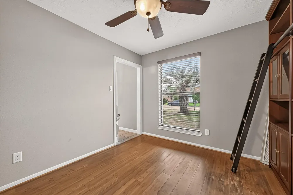 11730 Dorrance Lane Meadows Place, TX 77477