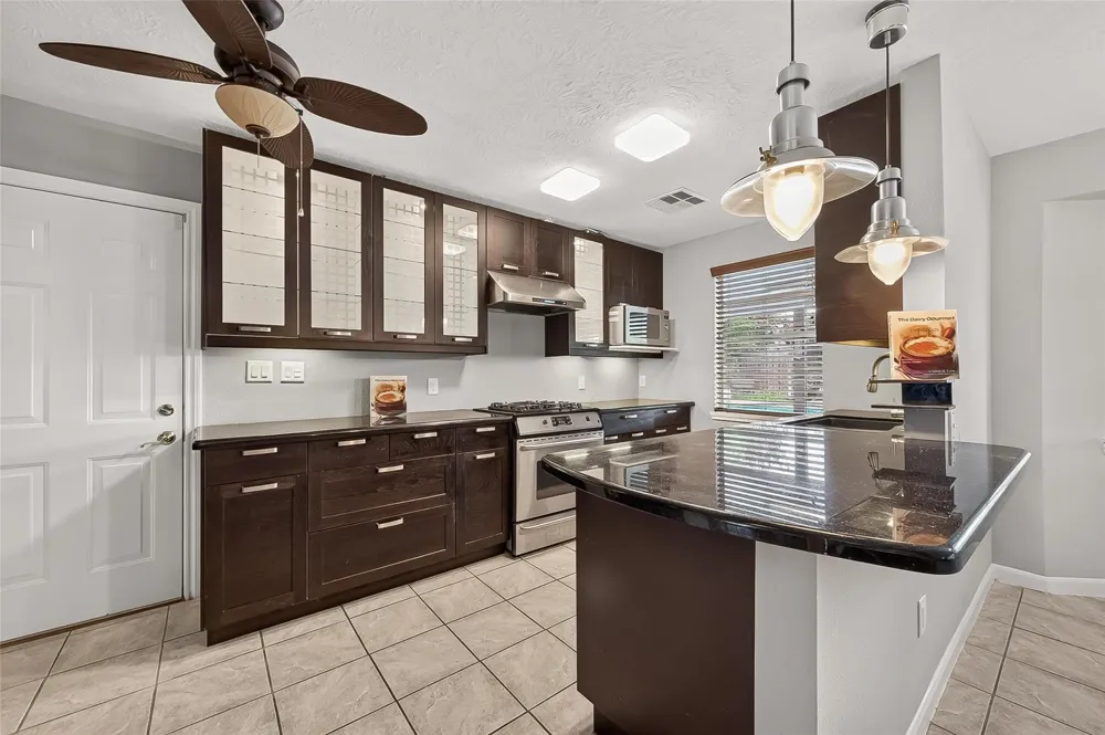 11730 Dorrance Lane Meadows Place, TX 77477