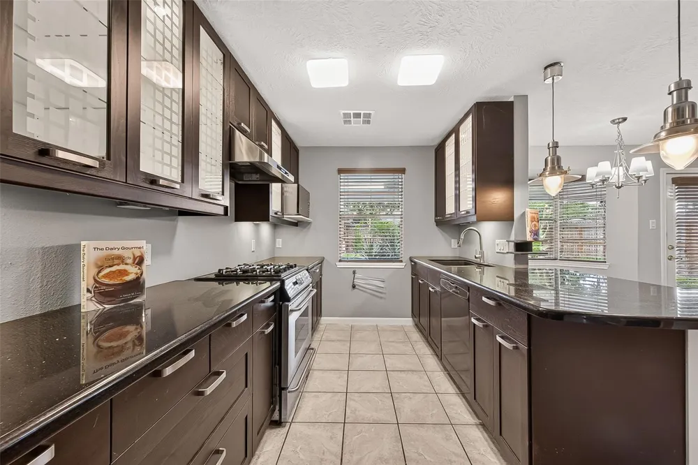 11730 Dorrance Lane Meadows Place, TX 77477