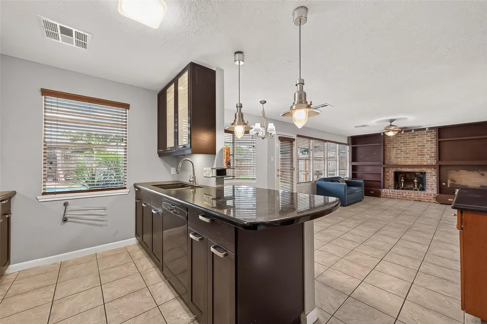 11730 Dorrance Lane Meadows Place, TX 77477
