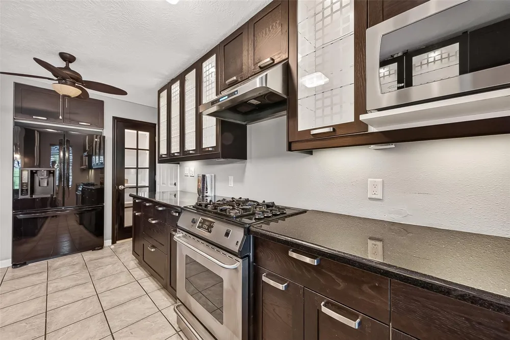 11730 Dorrance Lane Meadows Place, TX 77477