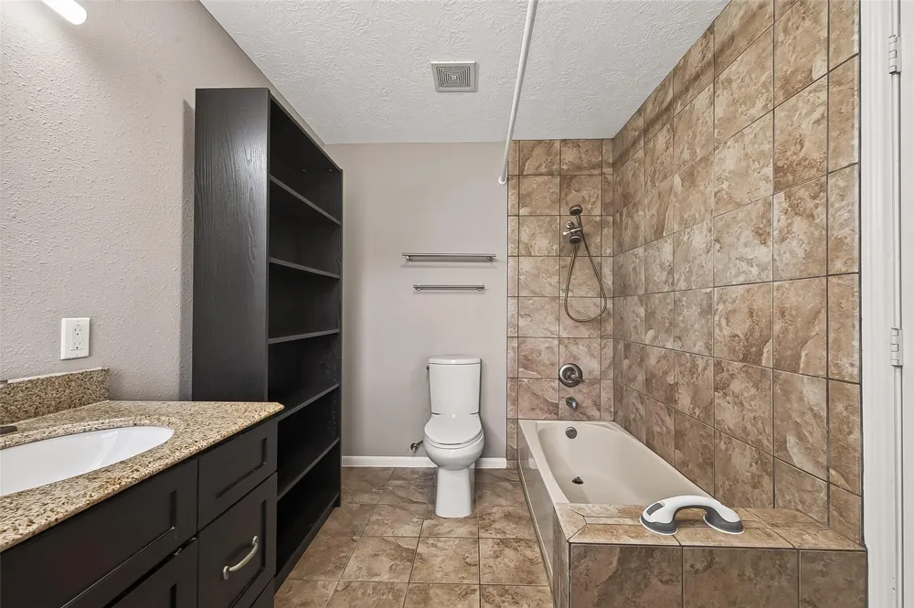 11730 Dorrance Lane Meadows Place, TX 77477
