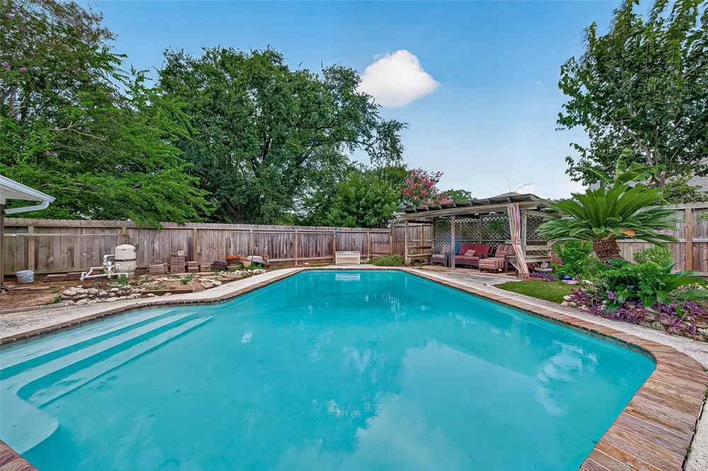 11730 Dorrance Lane Meadows Place, TX 77477