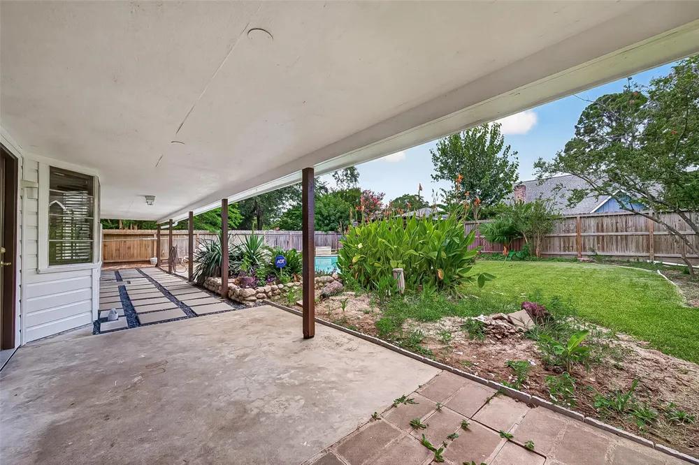 11730 Dorrance Lane Meadows Place, TX 77477