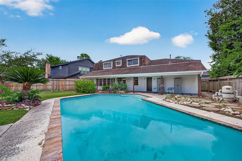 11730 Dorrance Lane Meadows Place, TX 77477