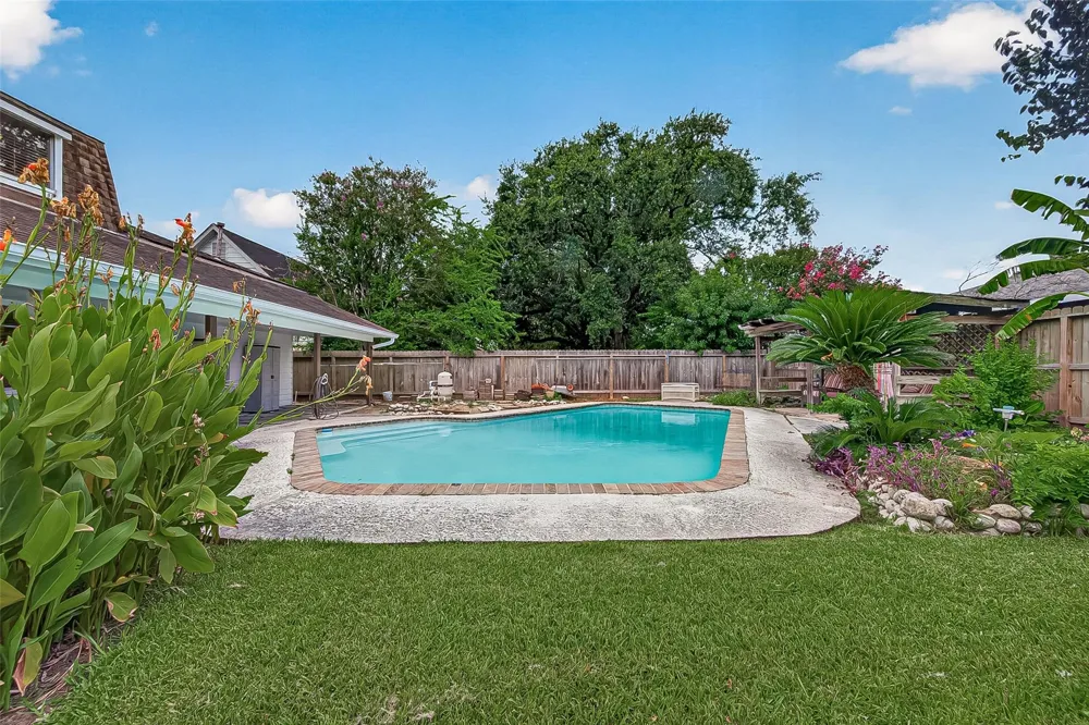11730 Dorrance Lane Meadows Place, TX 77477