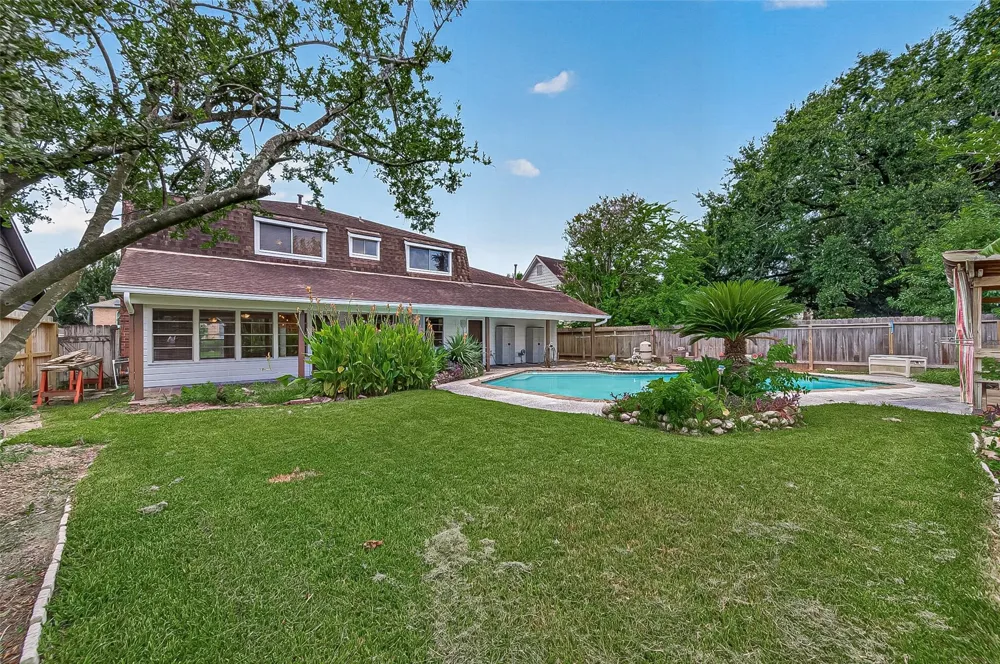 11730 Dorrance Lane Meadows Place, TX 77477