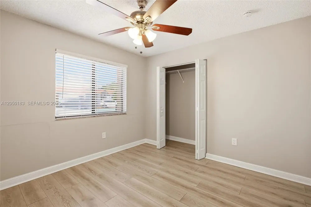 2555 W 65th St Hialeah, FL 33016