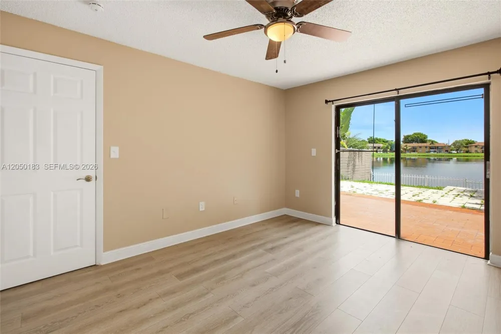 2555 W 65th St Hialeah, FL 33016