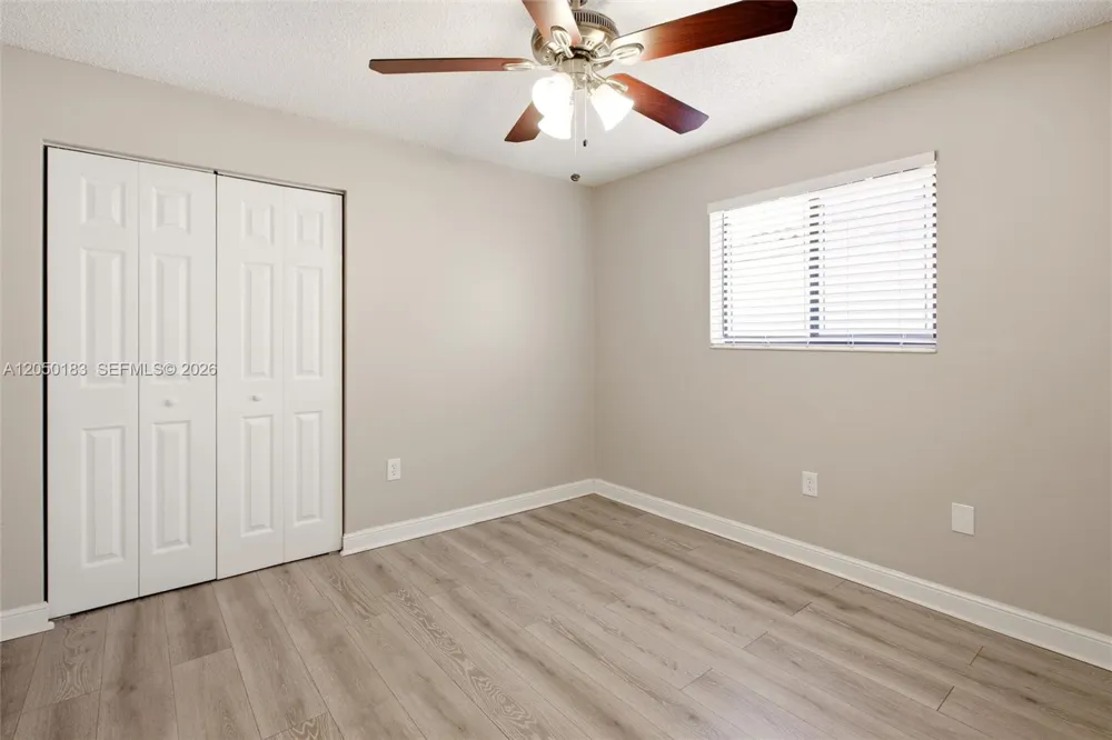 2555 W 65th St Hialeah, FL 33016