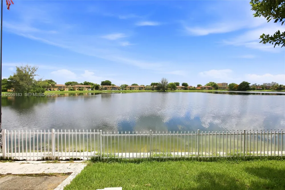 2555 W 65th St Hialeah, FL 33016