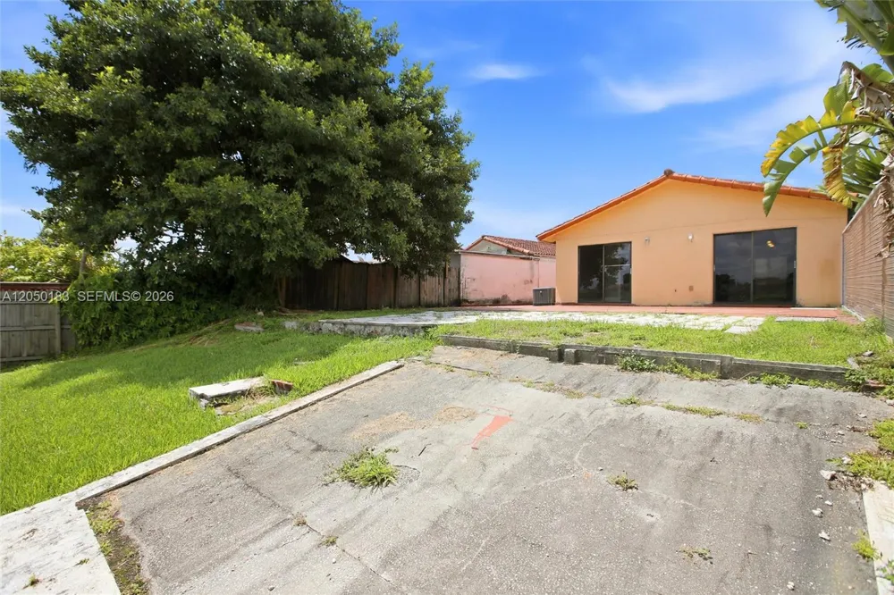2555 W 65th St Hialeah, FL 33016