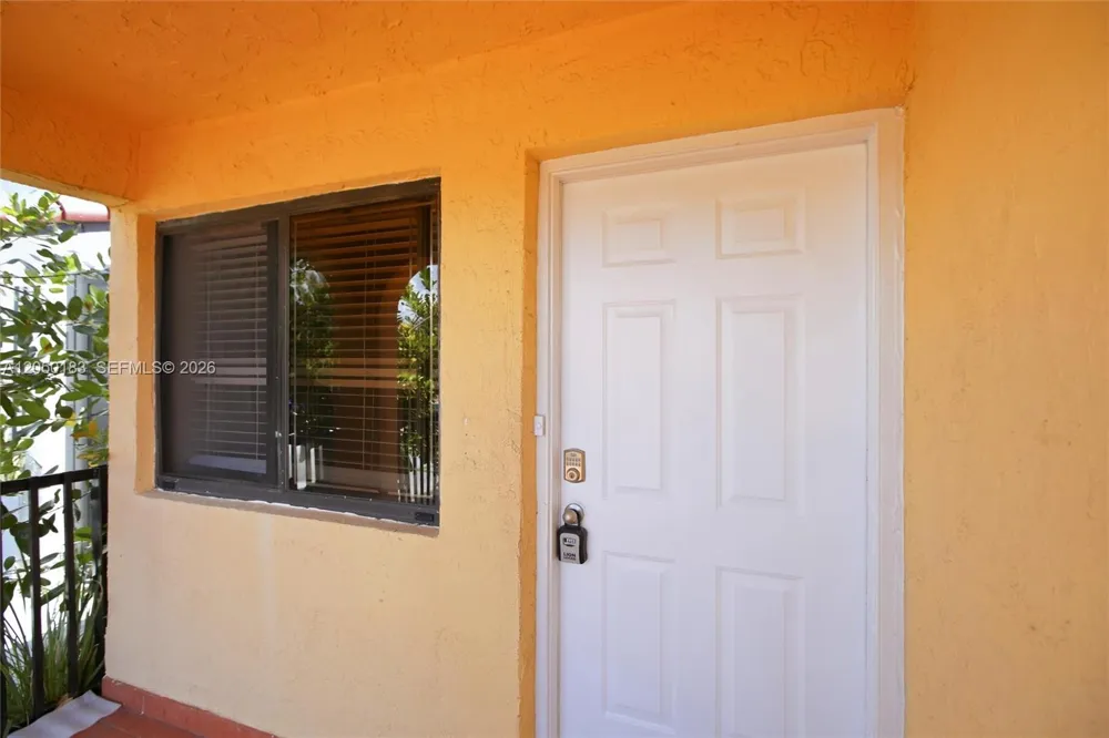 2555 W 65th St Hialeah, FL 33016