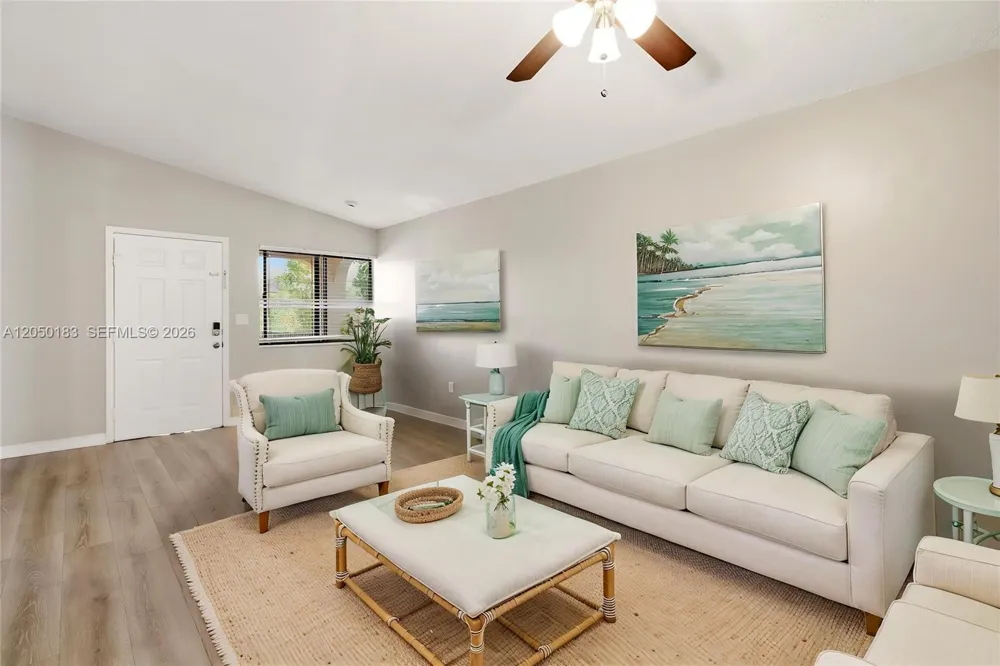 2555 W 65th St Hialeah, FL 33016