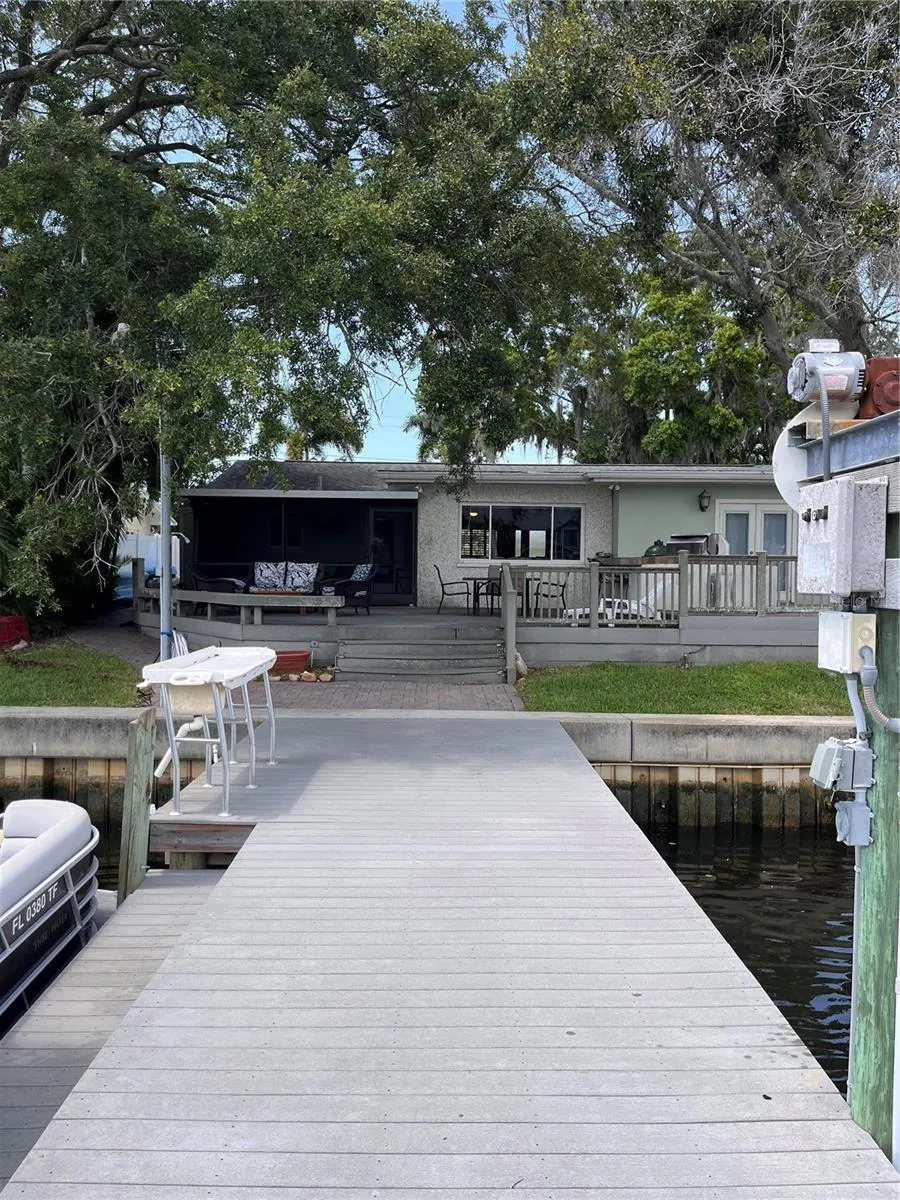 378 WESTWINDS DRIVE Palm Harbor, FL 34683