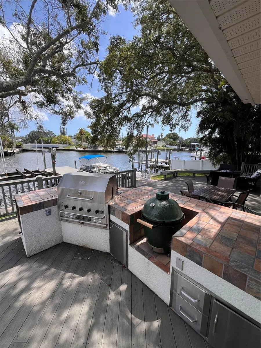 378 WESTWINDS DRIVE Palm Harbor, FL 34683