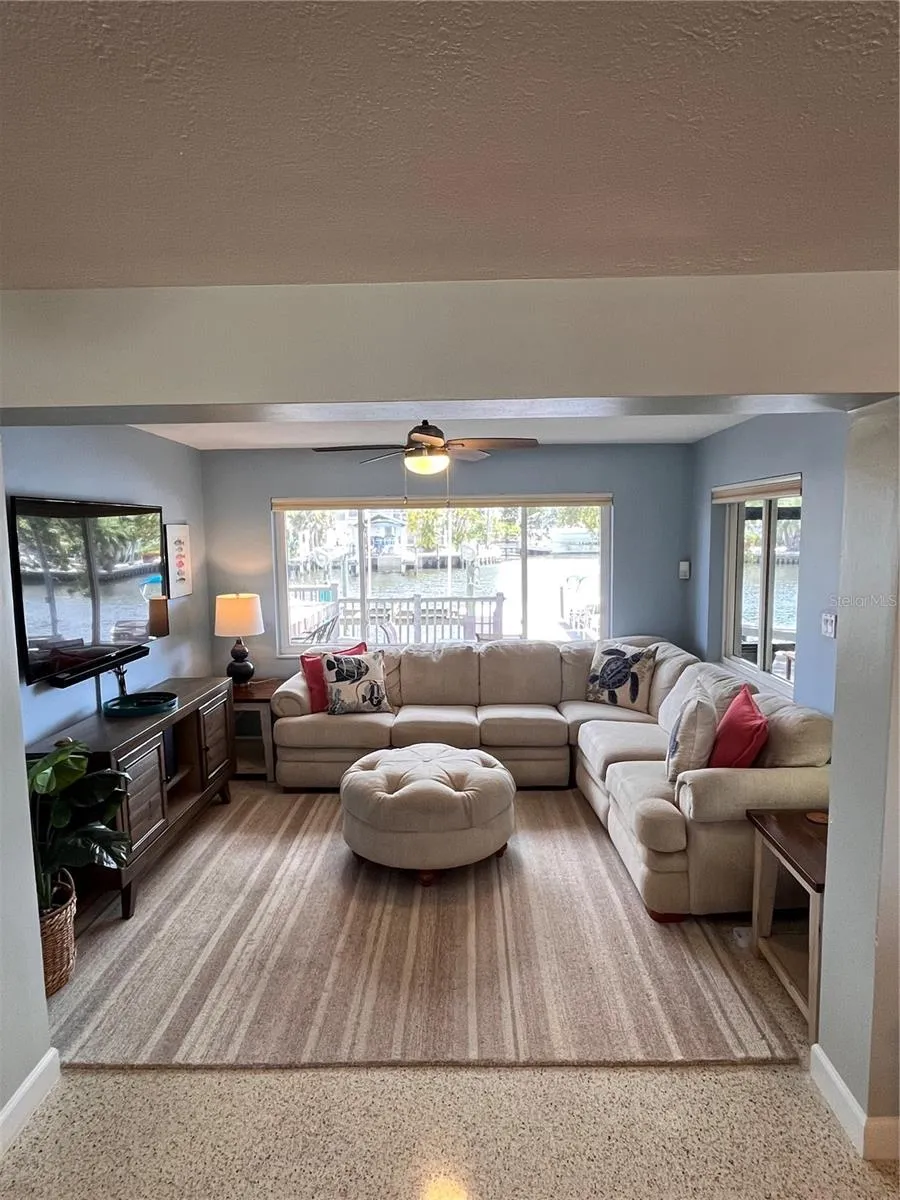 378 WESTWINDS DRIVE Palm Harbor, FL 34683