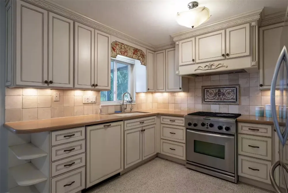 378 WESTWINDS DRIVE Palm Harbor, FL 34683