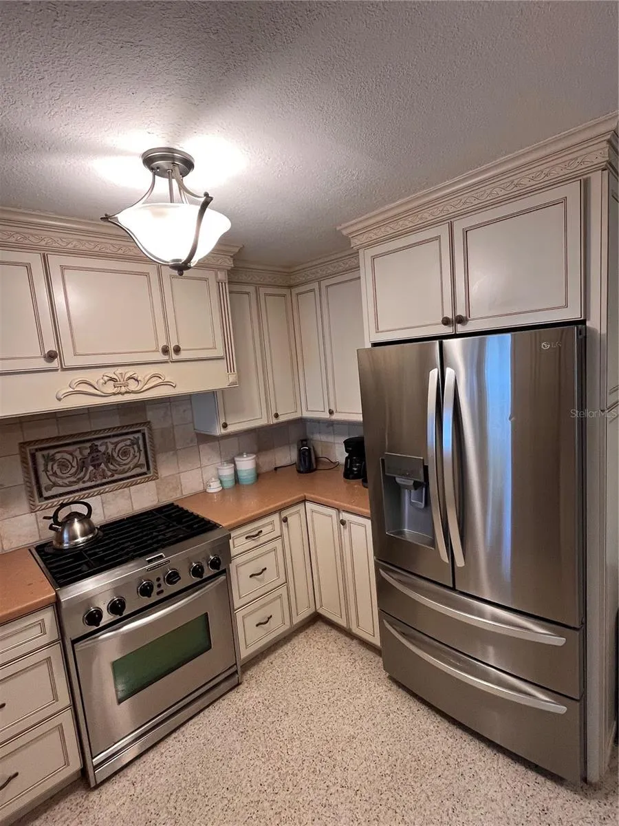 378 WESTWINDS DRIVE Palm Harbor, FL 34683