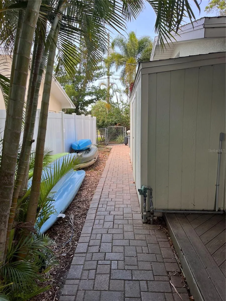378 WESTWINDS DRIVE Palm Harbor, FL 34683
