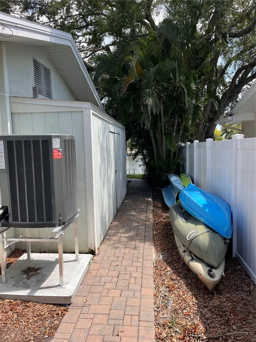 378 WESTWINDS DRIVE Palm Harbor, FL 34683