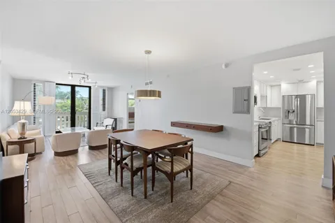 90 Edgewater Dr #225