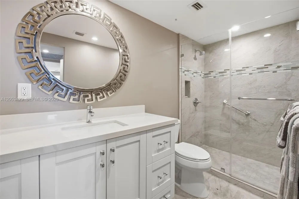 90 Edgewater Dr #225 Coral Gables, FL 33133