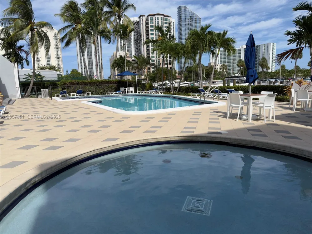 329 Poinciana Dr #909 Sunny Isles Beach, FL 33160