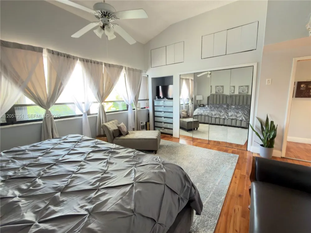 329 Poinciana Dr #909 Sunny Isles Beach, FL 33160