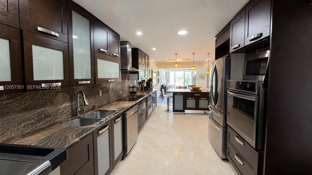 329 Poinciana Dr #909 Sunny Isles Beach, FL 33160