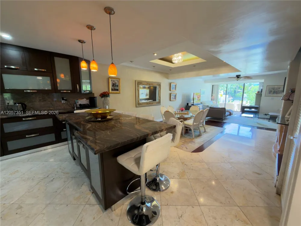 329 Poinciana Dr #909 Sunny Isles Beach, FL 33160