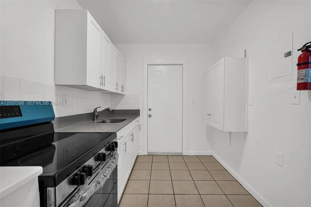 577 NW 90th St #6 El Portal, FL 33150